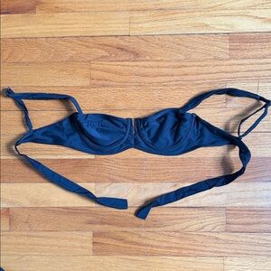 Monday Swimwear Clovelly Top Size P Black